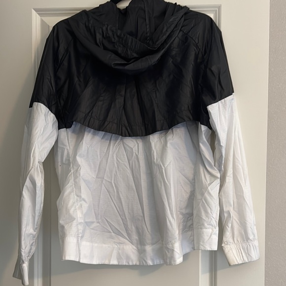 Nike Black and White Windbreaker Jacket - Picture 5 of 5